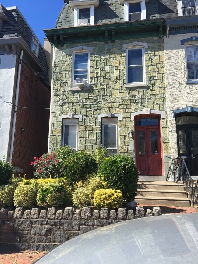 Photo - 208 S 41st St Apartment
