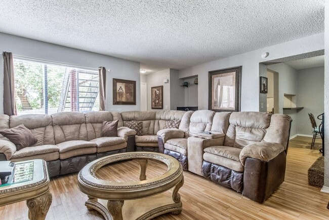 Interior Photo - Belle Isle Terrace