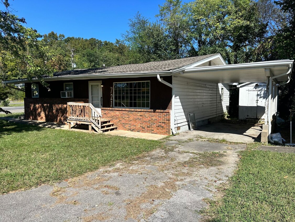 Primary Photo - House in Grand Rivers