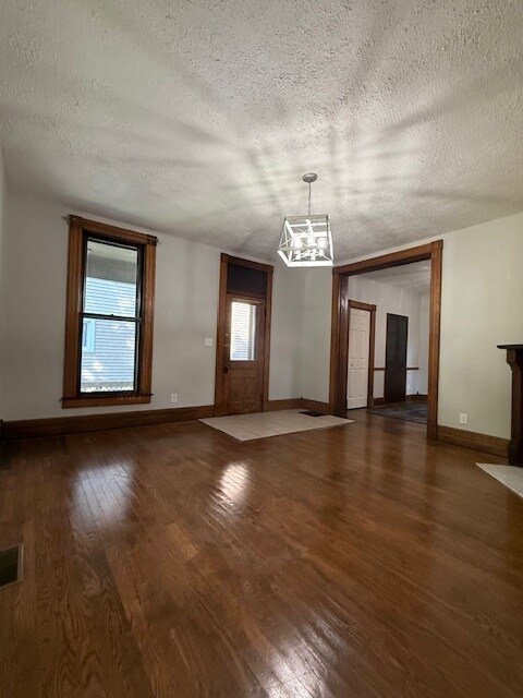Foto del edificio - 616 Perrin Ave