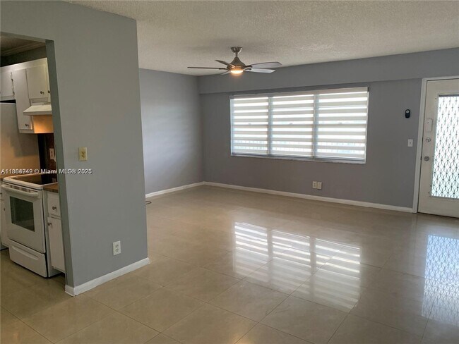 Building Photo - 13255 SW 9th Ct