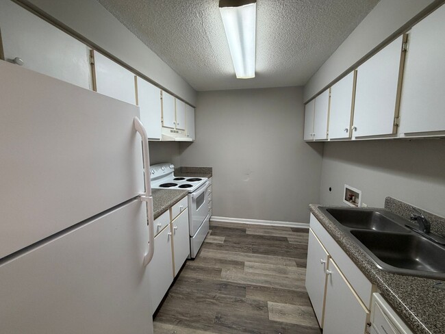 Building Photo - 850 Mallery St