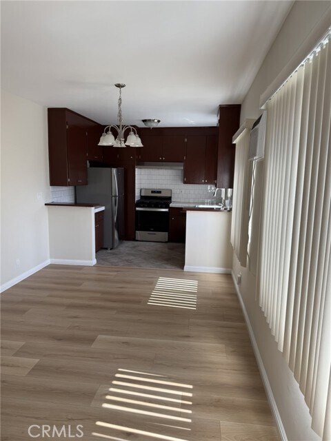 Foto del edificio - 1626 N Kingsley Dr