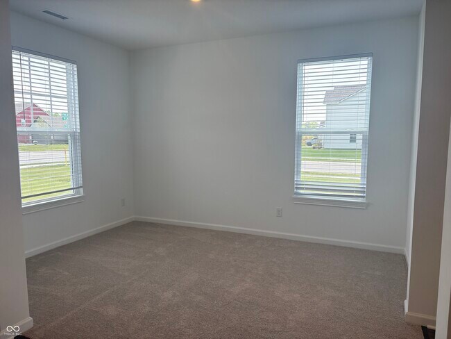 Foto del edificio - 354 N Grand Oak Dr