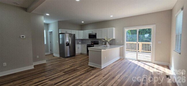 Foto del edificio - 2728 Crawford Ave