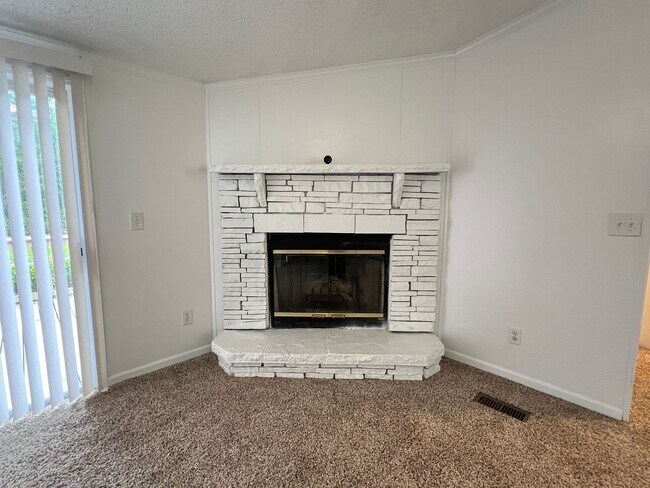 Foto del edificio - AVAILABLE NOW | PETS ALLOWED OUTDOORS ONLY...