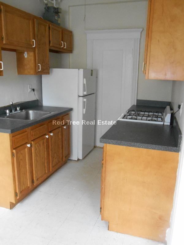 Building Photo - 235 Park Dr
