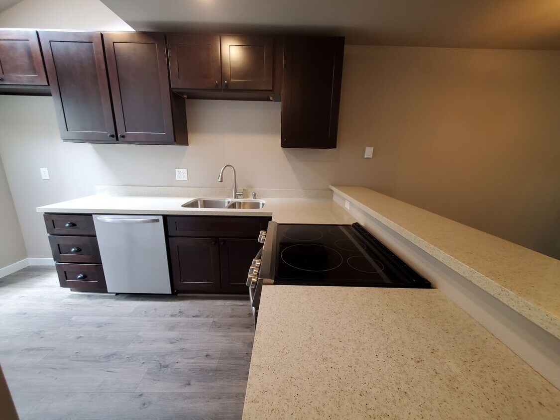 Foto principal - 2 Bed Room 2 Bath 2 Car Garage