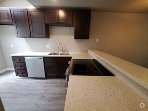 Building Photo - 1500 Lake Park Dr SW