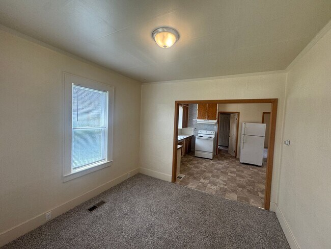 Building Photo - Non-Refundable & Security Deposit Total: $1200.00