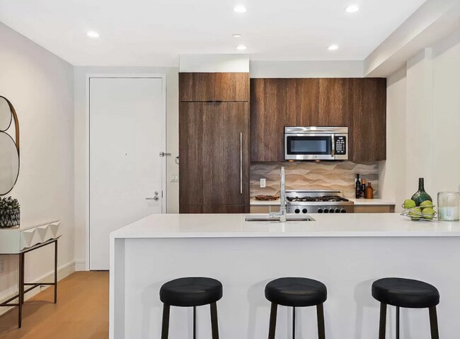 Foto del edificio - 695 6th Ave