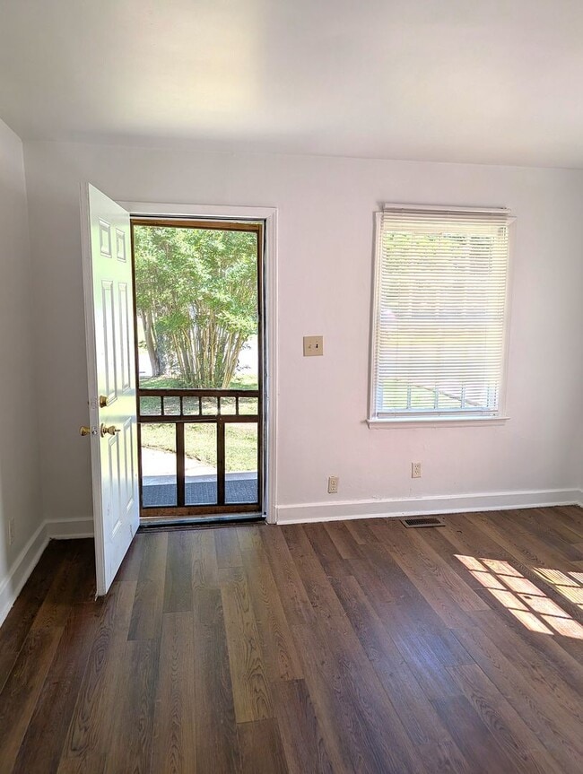 Foto del edificio - Move in Special!  West Charlotte.  Renovat...