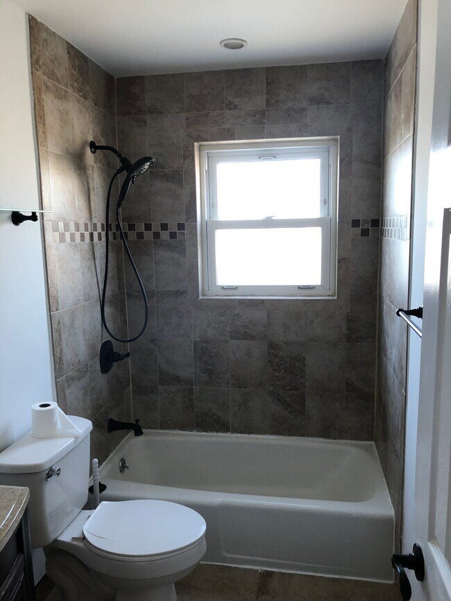 Bathroom - 32 Judson St