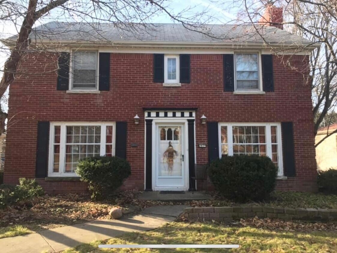 2639 N Swan Blvd, Wauwatosa, WI 53226 House Rental in Wauwatosa, WI