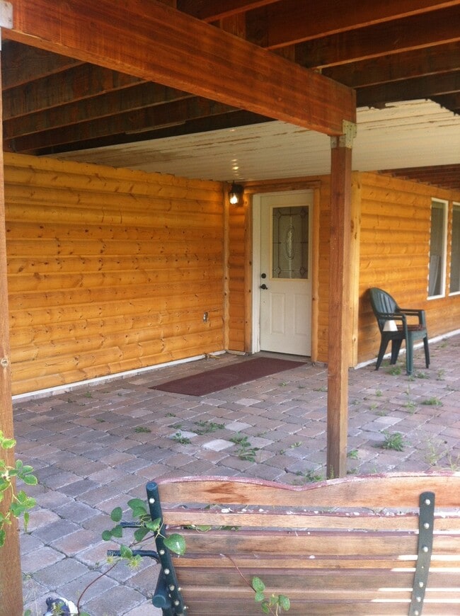 Building Photo - 45 Riverview Dr