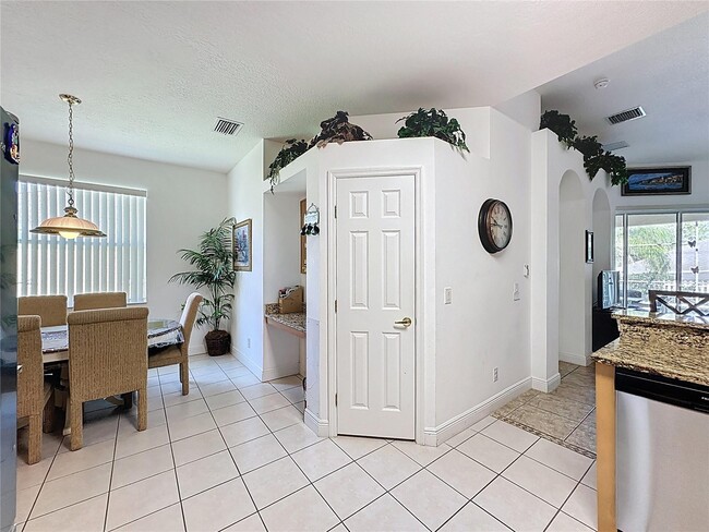 Building Photo - 107 Amaca Ln