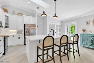 Building Photo - 1151 Jardin Dr