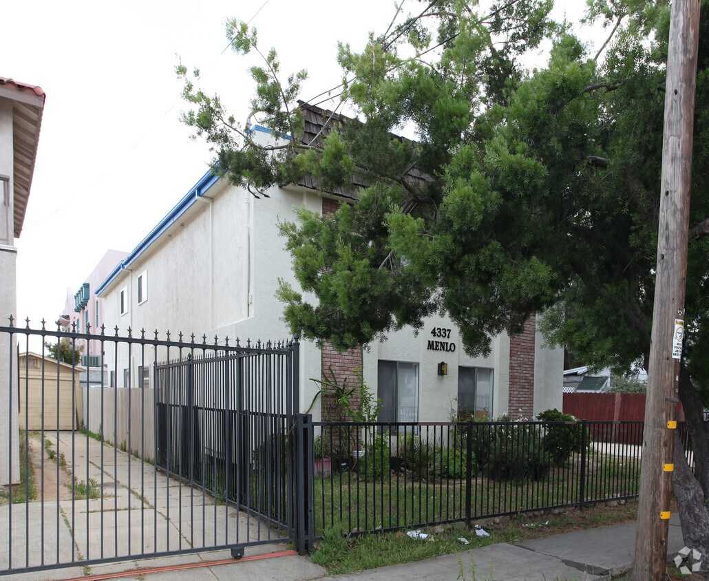 Foto del edificio - 4337 Menlo Ave