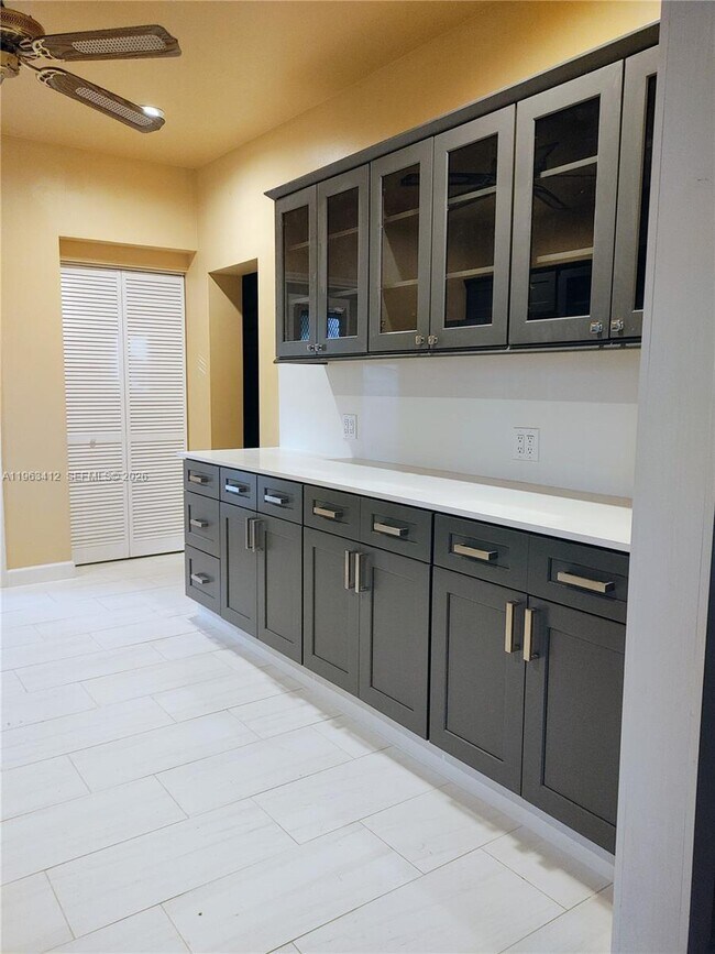 Foto del edificio - 630 SW 25th Rd