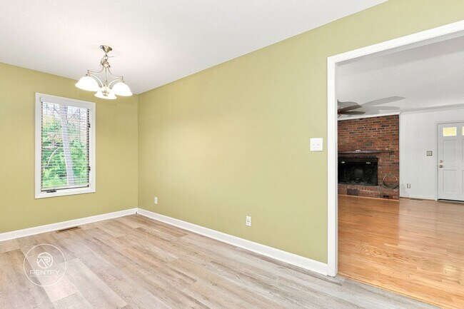 Building Photo - 4449 Orchard Knob Ln