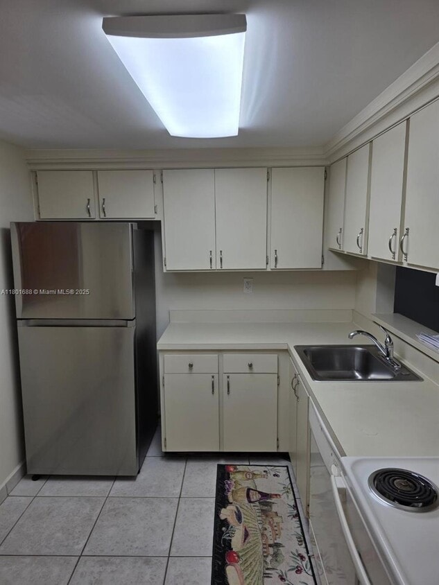 Primary Photo - 8025 SW 107th Ave
