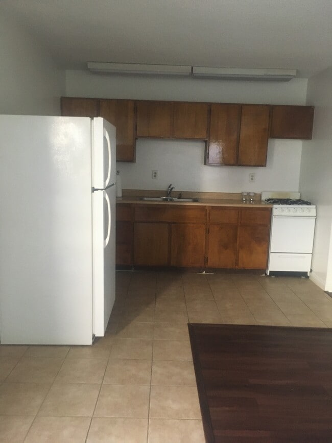 Vista de la cocina - 545 W Doran St