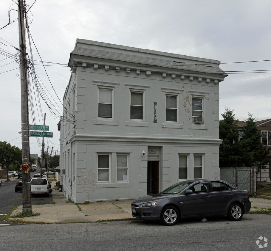 Building Photo - 326 Mcclean Ave