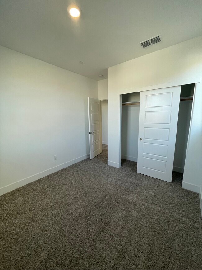 Building Photo - 4803 Lukella Dr