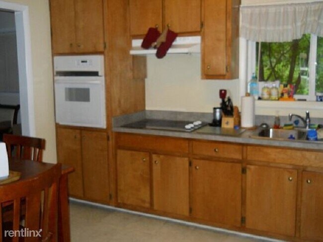 Foto del edificio - 3 br, 1.5 bath House - 227 Thomas Nelson Ln