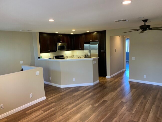 Building Photo - 73 Courant