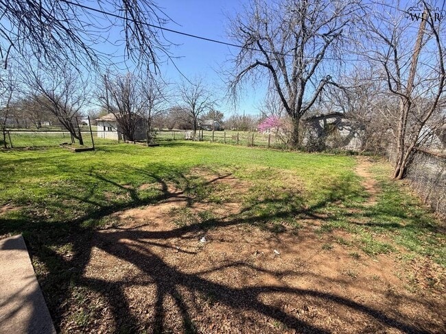 Building Photo - 105 S Mulberry St