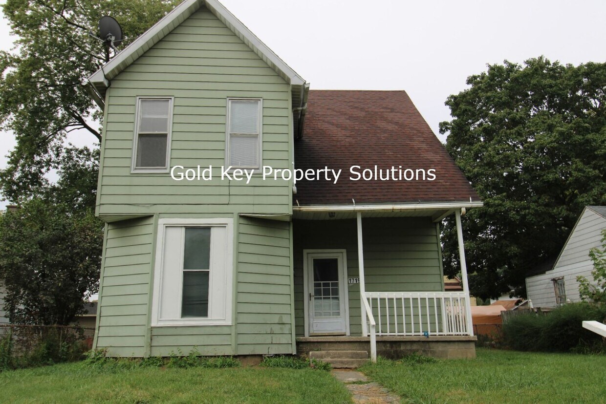 Primary Photo - 1719 S Elm St