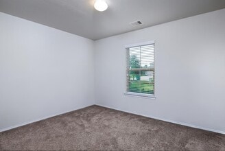 Building Photo - 14114 Windigo Ct Building Photo - 14114 Windigo Ct