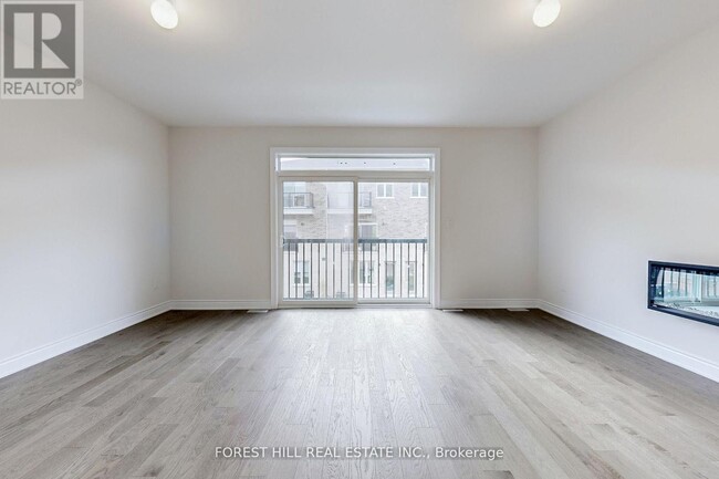 Building Photo - 220 Tennant Cir