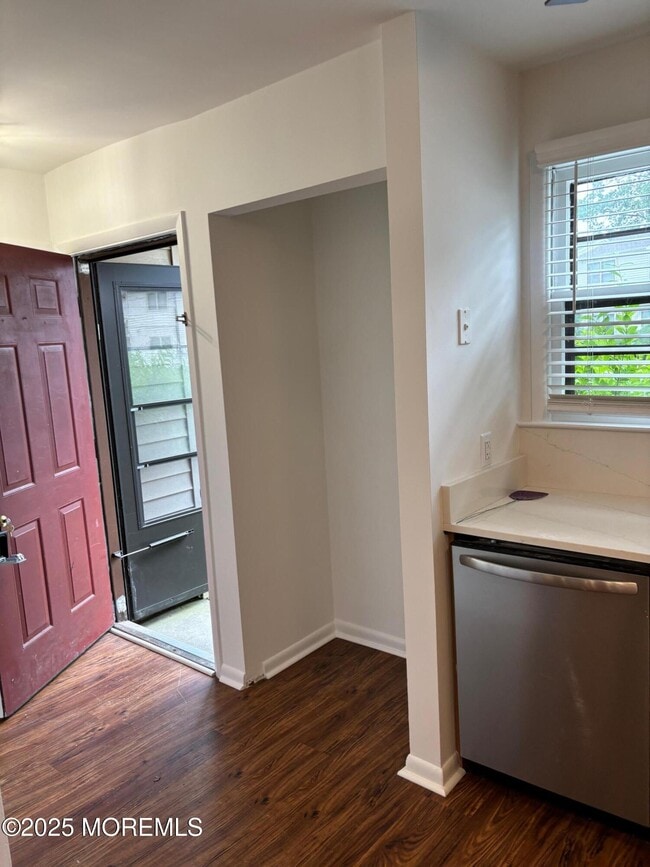 Building Photo - 39 Pin Oak Ln