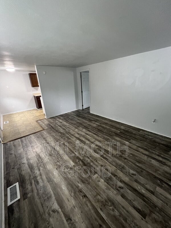 Building Photo - 306 Meadow Ave