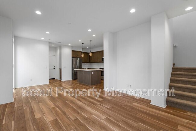 Building Photo - 45534 Calle Luna