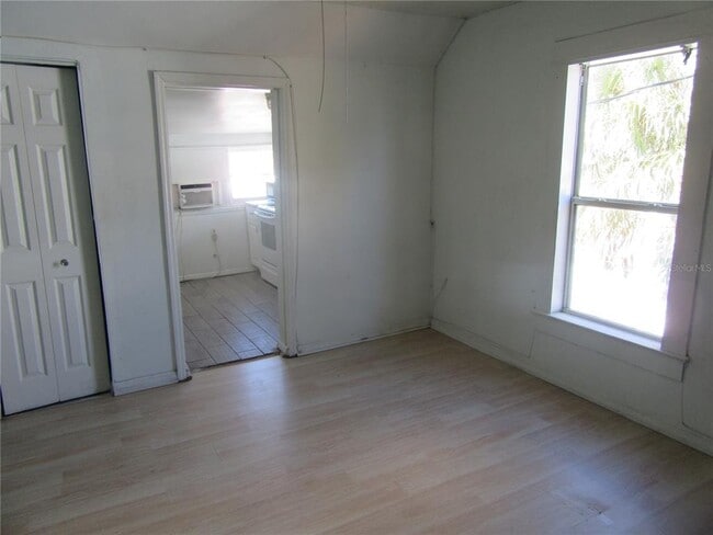 Foto del edificio - 524 3rd St N