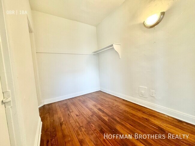 Foto del edificio - 109 Normandie Ave