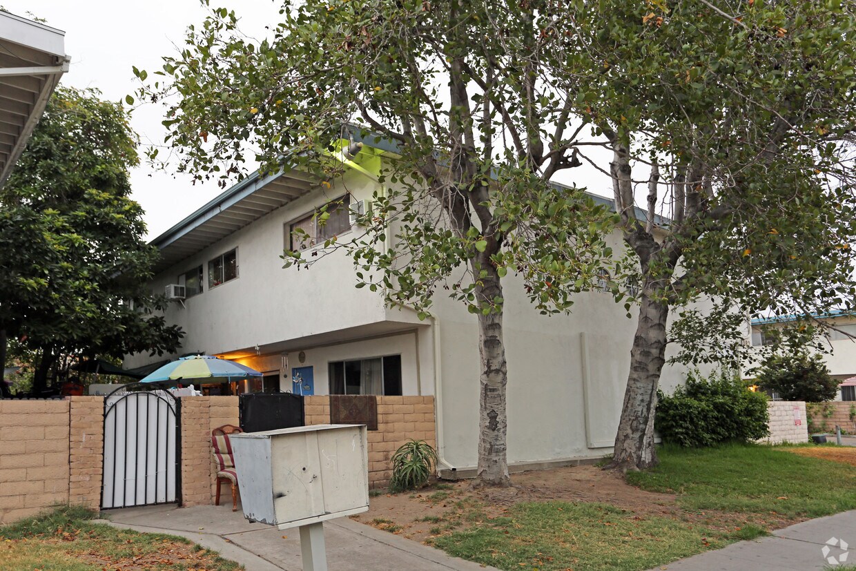 Building Photo - 14082 Buena St