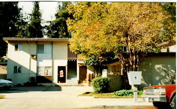Building Photo - 929 Ravenscourt Avenue