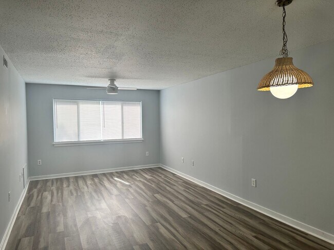 Foto del edificio - 2 bedroom condo in Williamsburg! Available September 2026