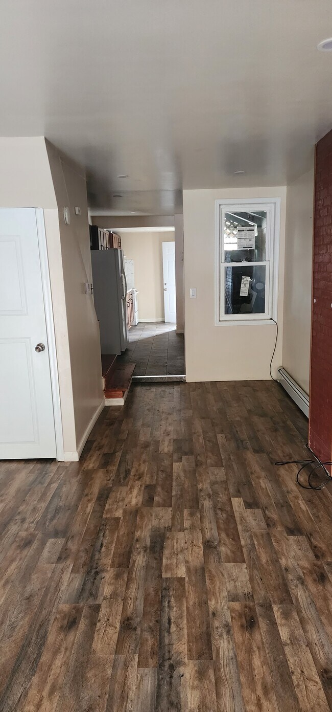 Foto del edificio - 639 Clinton St