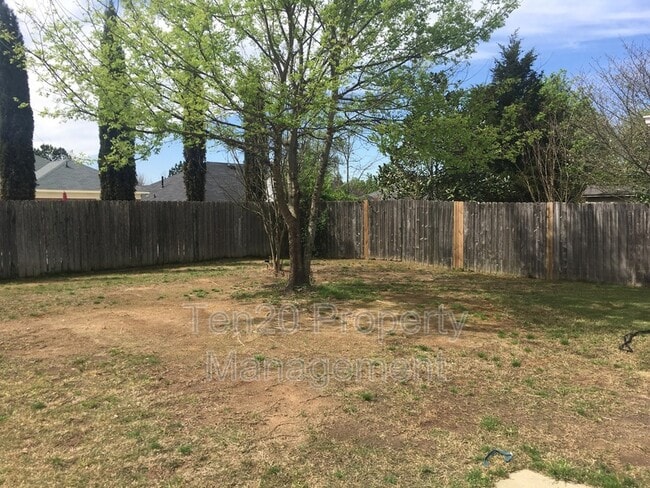 Building Photo - 1631 N Grove Ct
