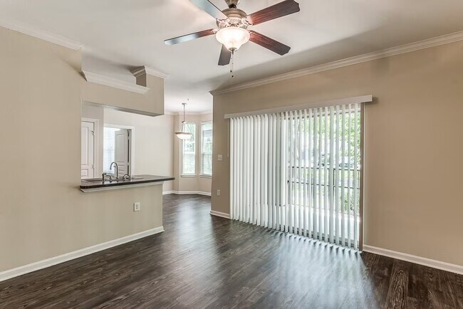 Building Photo - Limited Time – $500 Gift Card with Move-In!