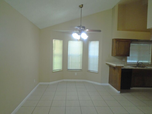 Foto del edificio - CAMPUS PARK . MOVE IN SPECIAL! $2547.50 MO...