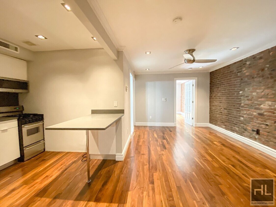 Foto principal - W 21ST ST.