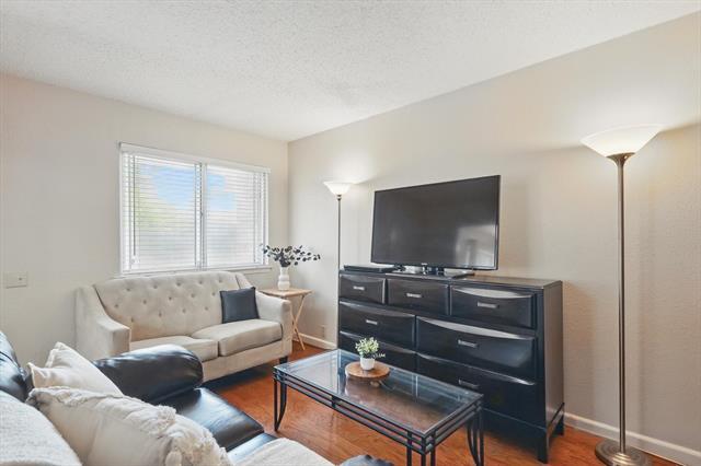 Foto del edificio - 2700 Stonehaven Ct