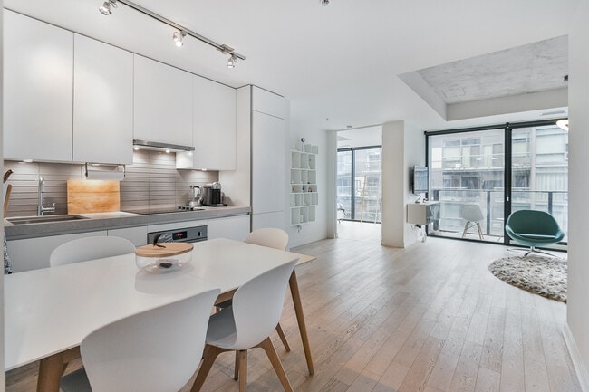 Building Photo - 38-838 Stewart St