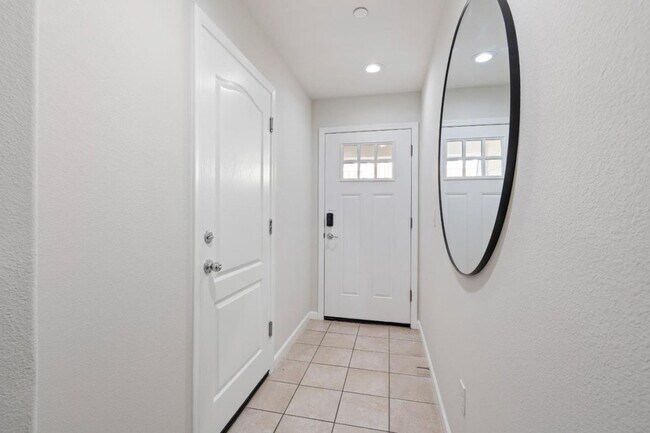 Foto del edificio - 104 N Hummingbird Ln